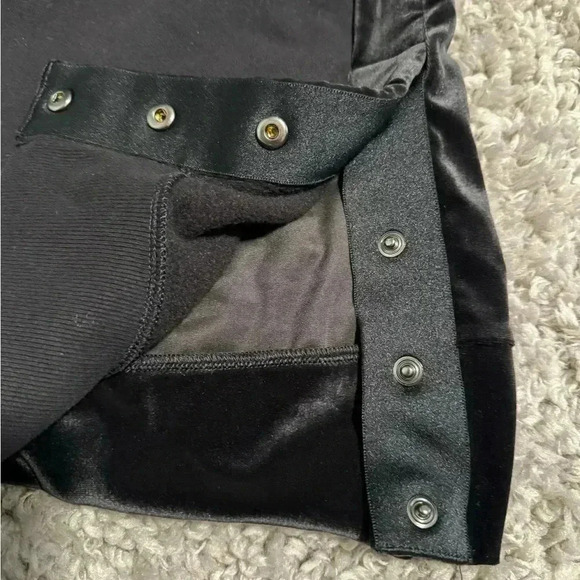 Athleta Sweatshirt Womens Small Black Retroplush Velvet Crew Neck Side Buttons - Picture 7 of 8